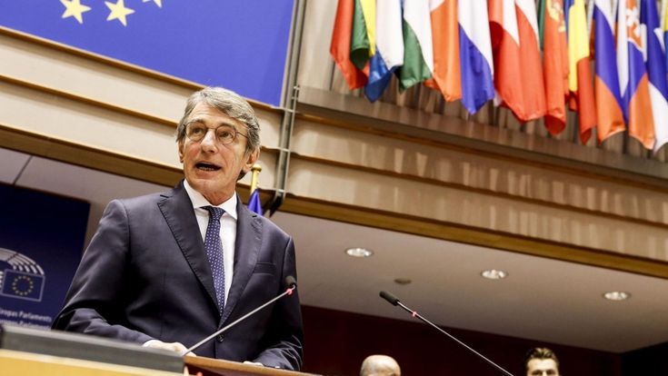 Sassoli: “Una proposta Merkel per trovare subito l’accordo sul Recovery fund. Ma non si barattano i diritti”