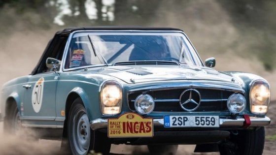 Tragedia al Safari, muore in Namibia il pilota di una Mercedes Pagoda
