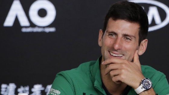 Tennis, Djokovic scherza con Fognini: "Giocherò fino a 50 anni"