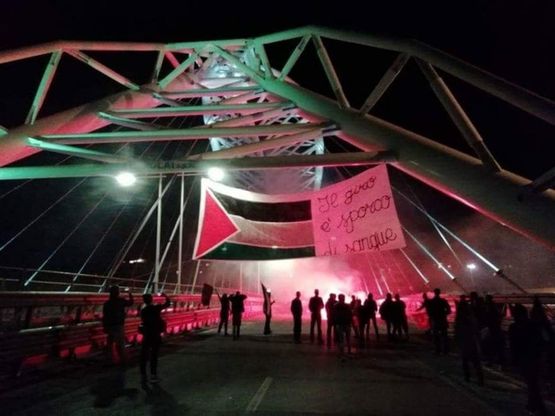 Giro d'Italia, striscione sul ponte Spizzichino. Dureghello: "Profanata memoria sopravvissuta. Antisemitismo"