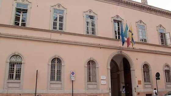 Parma, concorso all'Asp: un'aggiunta "azzoppa" la legge Severino  