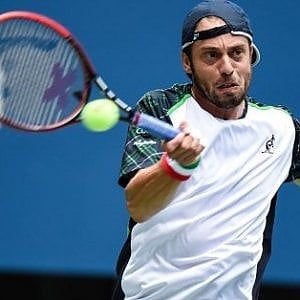 Tennis, Lorenzi ok a Basilea. Finals, Kerber batte Halep