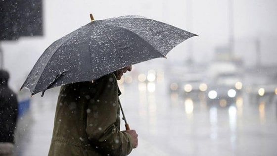 Maltempo, diluvio a Salerno. Evacuate 100 famiglie in provincia