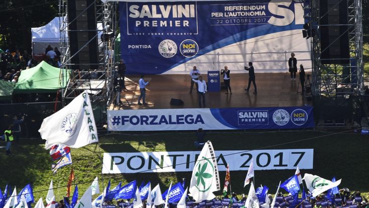 Dal verde al blu: Pontida celebra la Lega sovranista