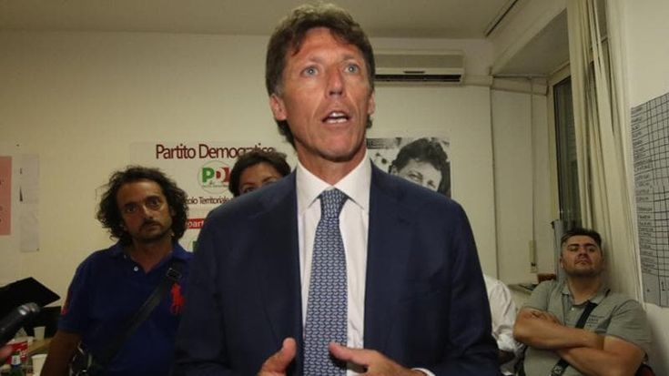 Regione Campania, Cuomo assessore “congelato”:per venti giorni non firmerà gli atti