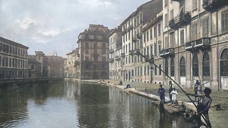 Nell’acqua dei Navigli la tentazione di un tuffo e di un giro sul Sup