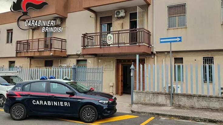 Fasano, ferito sotto casa a colpi di pistola. Raggiunto dagli aggressori dopo una lite: è grave