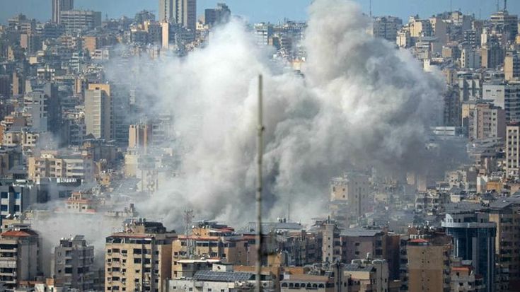 Attacchi a Teheran mentre si tratta, Netanyahu va avanti. Decine di morti nei raid