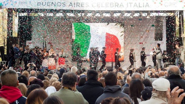 Farnesina in allarme: “Dal Sudamerica possibili milioni di richieste di cittadinanza di oriundi”. Consolati in Brasile: 11 anni per un appuntamento