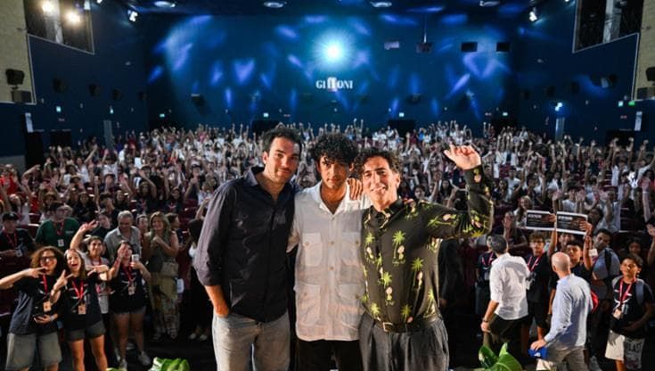 Giffoni promuove “Je so’ pazzo”. Massimiliano Caiazzo: “Per Pino tutto me stesso. Ora posso dormire”