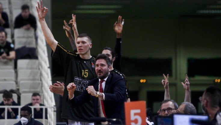 Eurolega, Milano vince in Grecia. Panathinaikos battuto 76-75, decide un libero di Hines