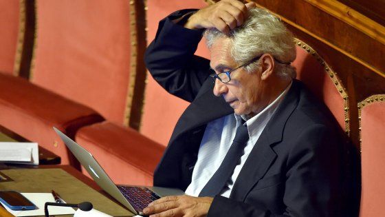 Corradino Mineo lascia il gruppo Pd: "Contro di me inaccettabile processo sommario"