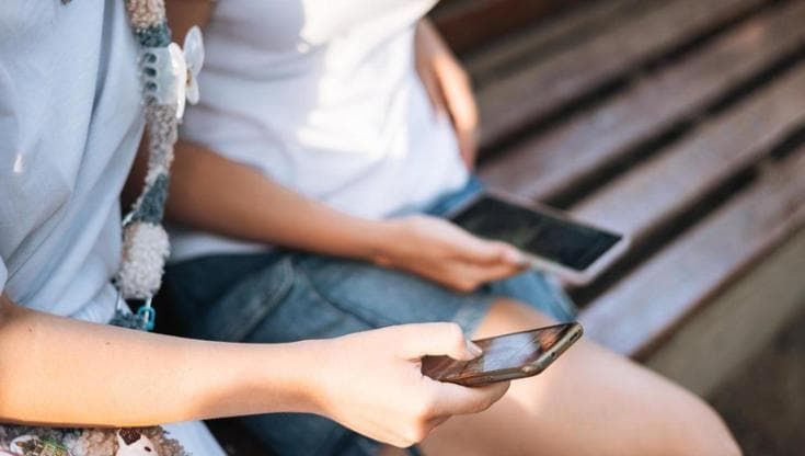 Smartphone in vacanza: come evitare l’iperconnessione dei bambini e dei ragazzi