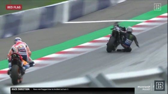 MotoGp Stiria, Vinales si lancia a oltre 200 km/h dalla moto senza freni. All'ultima curva vince Oliveira