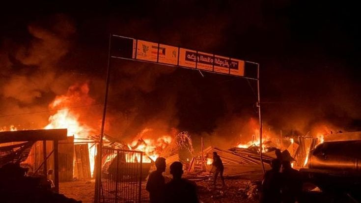 A Rafah strage di civili a due giorni dall’ordine della Corte dell’Aia: più di 40 morti. L’Idf si difende: “Colpito un compound di Hamas”