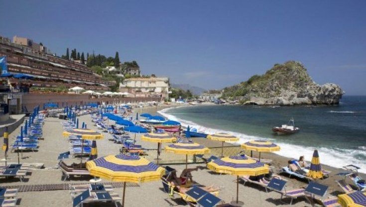 Sicilia, stagione balneare rinviata al 16 maggio: la Regione fa marcia indietro