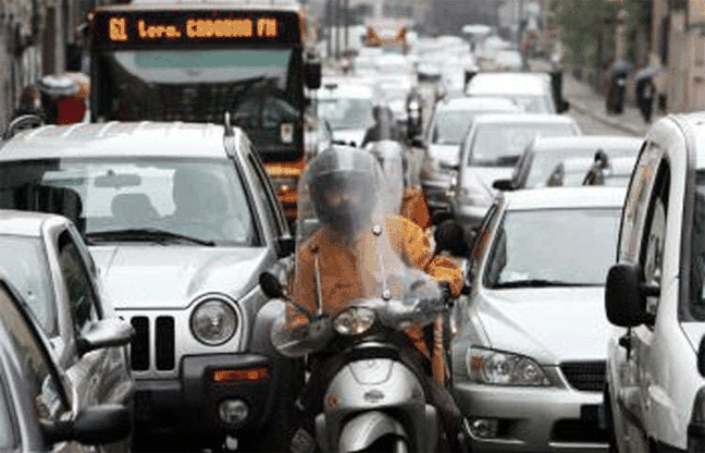 Le due ruote a motore battono la crisi
