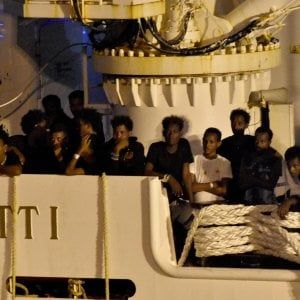 Catania, ok archiviazione caso Diciotti per Conte, Di Maio e Toninelli