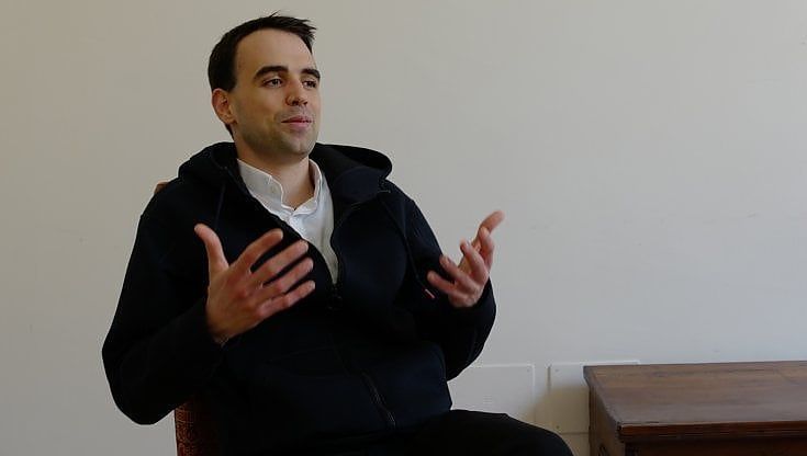 Don Ferrari, cappellano di Mediterranea: "Minacciato per aver denunciato i lager in Libia. Ma un prete non può tacere"
