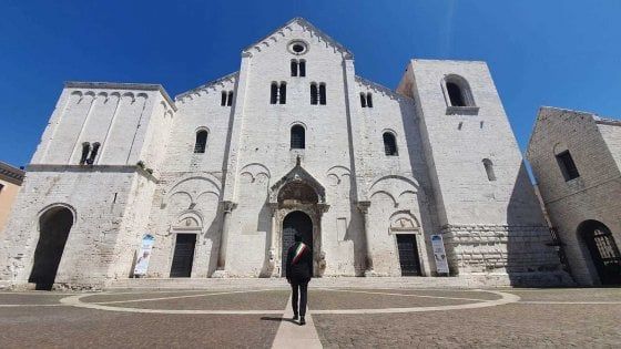 Festa di San Nicola cancellata dal Covid, il sindaco di Bari: "Piazza vuota al posto della festa, si stringe il cuore"
