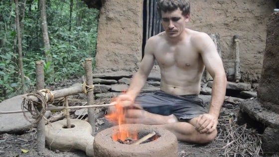 Primitive Technology, l'uomo delle caverne è su YouTube