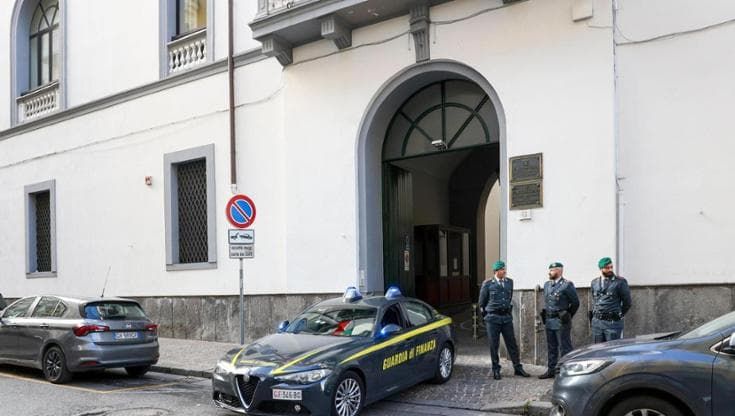 Inchiesta bus Ctp Napoli, danno da oltre 23 milioni: 8 inviti a dedurre, anche a de Magistris