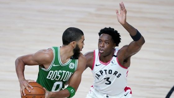 Basket Nba: Boston vince il big match con Toronto, Brooklyn e Orlando ai playoff