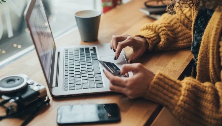 Black Friday e Natale, la crisi spinge negozianti e consumatori verso prodotti eco e locali