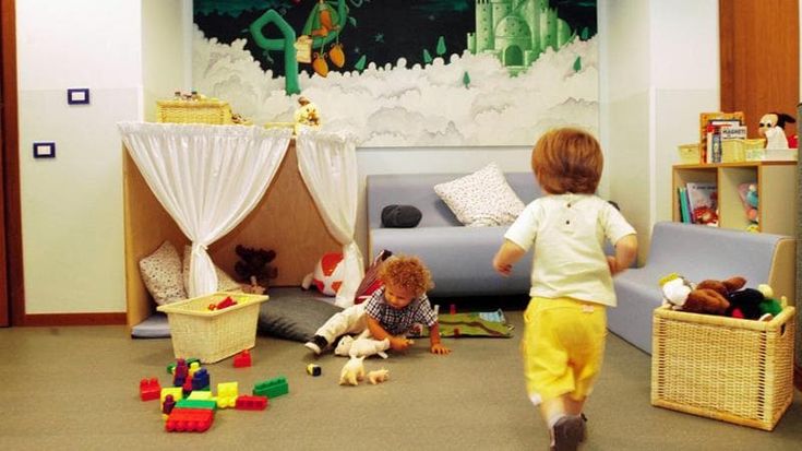 Caldo record negli asili nido, malori tra bimbi ed educatrici. I genitori: “Non paghiamo le rette”