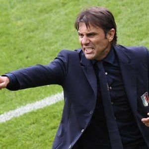 Italia, Conte nell'elite dei tecnici: "E' il nostro Mourinho"