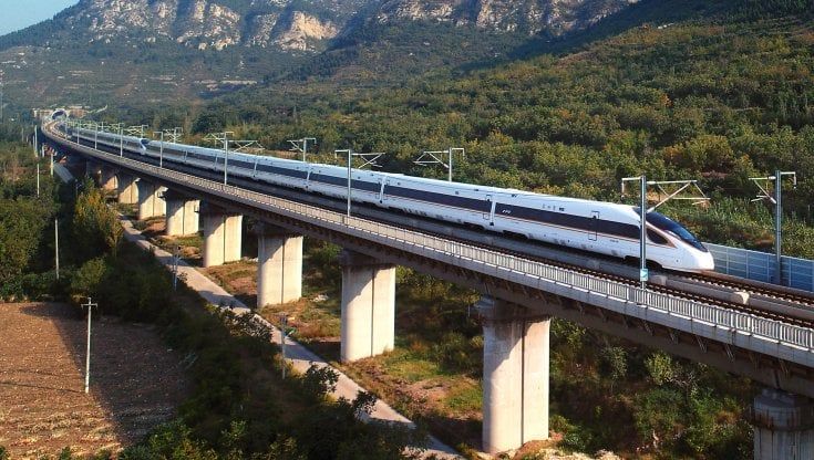 Il treno "proiettile" di Xi che infiamma il confine tra Cina e India