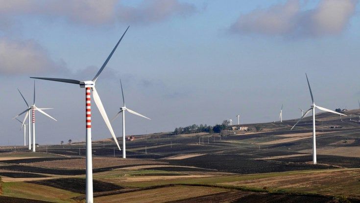 Il governo valuta un commissario e iter accelerati per le rinnovabili