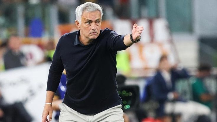 Mourinho e il ritorno di Totti: “Per me è già alla Roma. Ma io non c’entro”