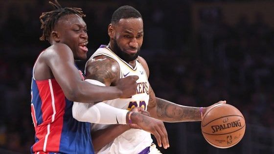 Basket, Nba: LeBron e Davis trascinano i Lakers, avanti Clippers e Miami