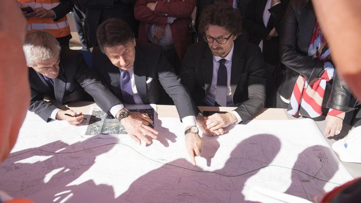 Sblocca cantieri, stop di Salvini e spunta il condono del Carroccio