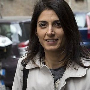 Roma, Grillo al fianco della sindaca: "Chi sta con lei sta col Movimento e viceversa"