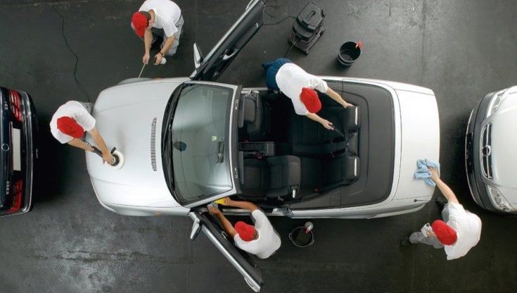 Un'auto da showroom? Tieni da parte aceto e dentifricio. Ecco i trucchi