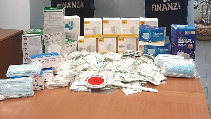 Palermo, sequestrate 28mila mascherine non a norma