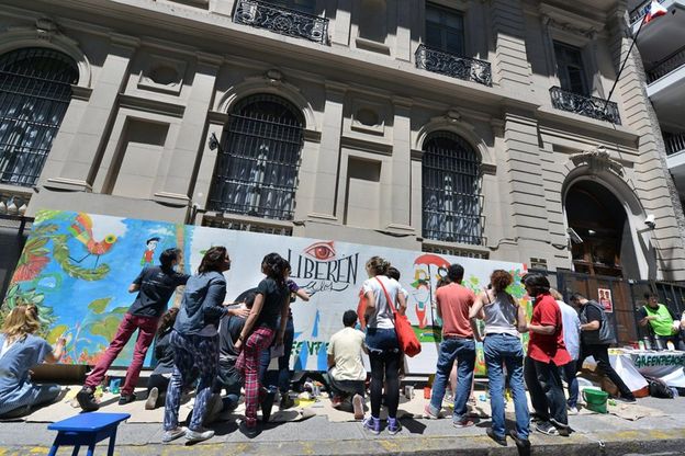 A Buenos Aires un murales per Greenpeace