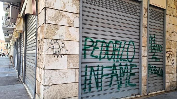 Lavoro nero, poca igiene e irregolarità: multa da 18mila euro al titolare del minimarket degli abusi