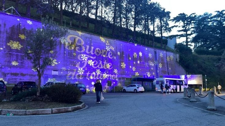 Napoli, al Nuovo Policlinico, luminarie da 112 mila euro