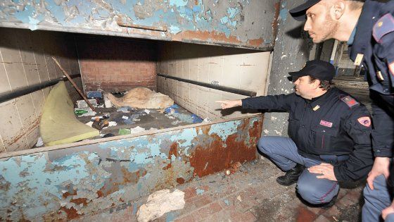 Arancia meccanica a Torino, marocchino sequestrato e torturato per ore da cinque connazionali