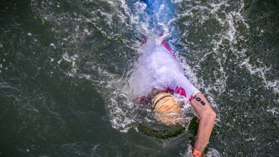 Il triathlon internazionale per riscattare Ostia da malavita e violenza