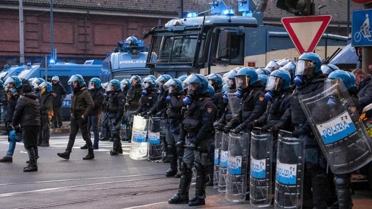I due terzi degli italiani temono di perdere la libertà di manifestare