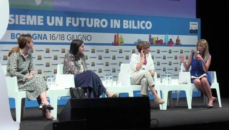 RepIdee 2022, donne e politica: "Contano i piccoli gesti. In giunta a Bologna abbiamo istituito 5 euro di multa per i commenti sessisti o razzisti"