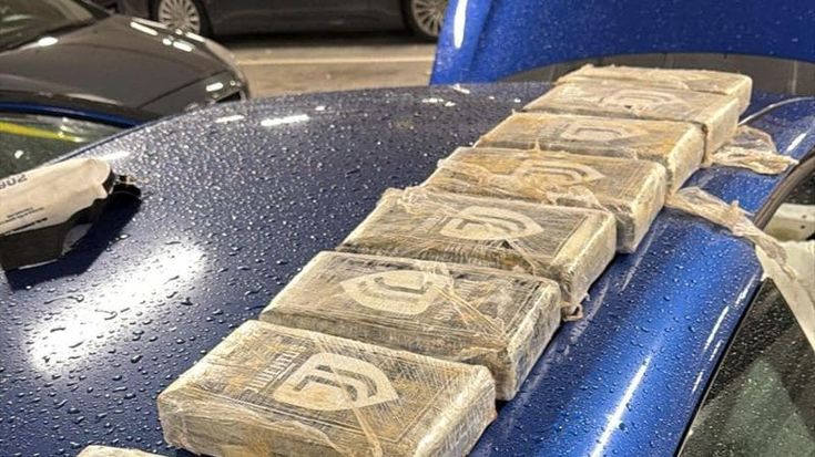 Ostia, nove chili di cocaina in auto divisi in panetti col marchio Juventus: “Valgono 800mila euro”
