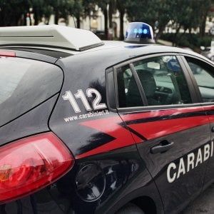Baby gang, pugni e schiaffi per rapinare le patatine: arrestati due minori a Sesto San Giovanni