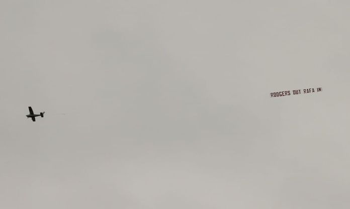 Liverpool, su Anfield vola uno striscione pro Benitez
