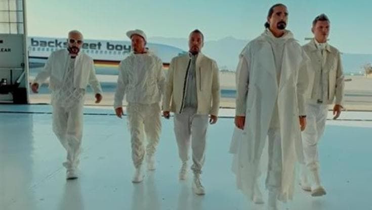 I Backstreet Boys ricreano il video di "I Want It That Way" dopo 25 anni