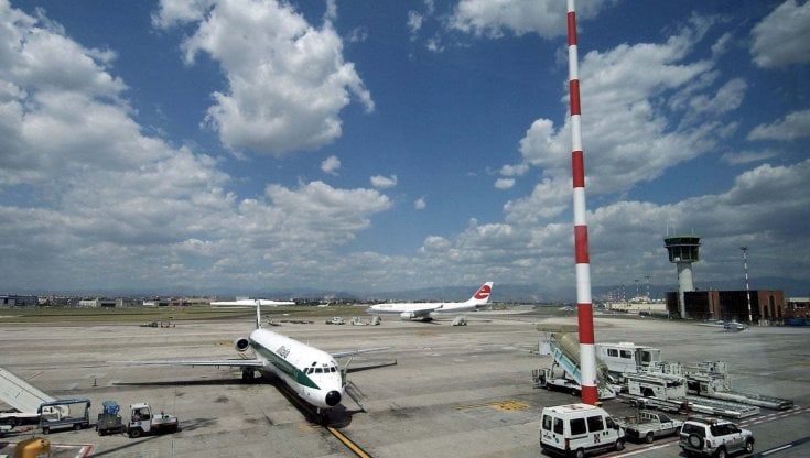 Scontro sulla tassa d'imbarco a Capodichino, Gesac: "Danno per la città, i cittadini e gli operatori"